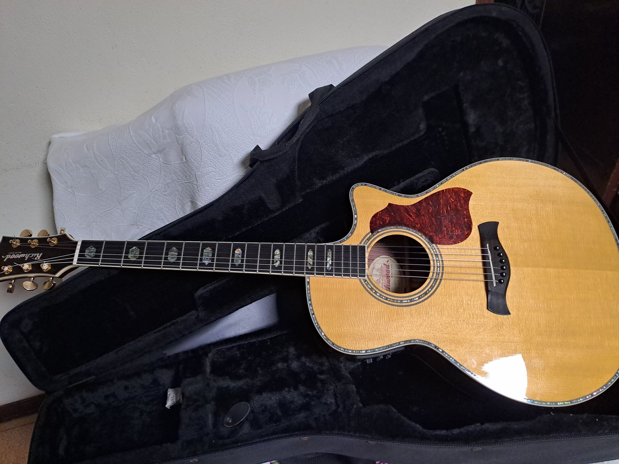 Guitarra acústica Richwood G-70 CE VA