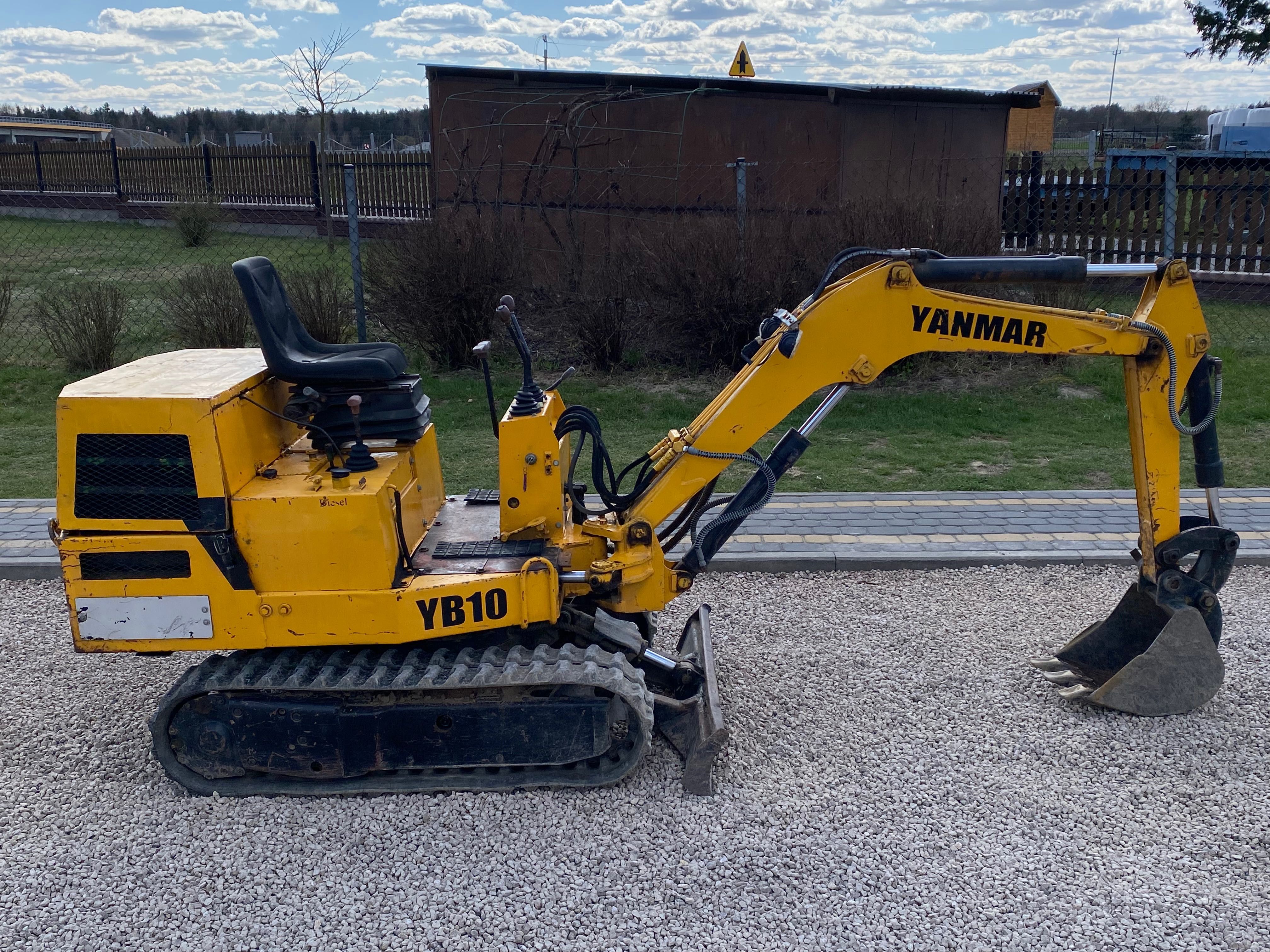 Minikoparka Yanmar YB10 3-Cylindry_z Niemiec_