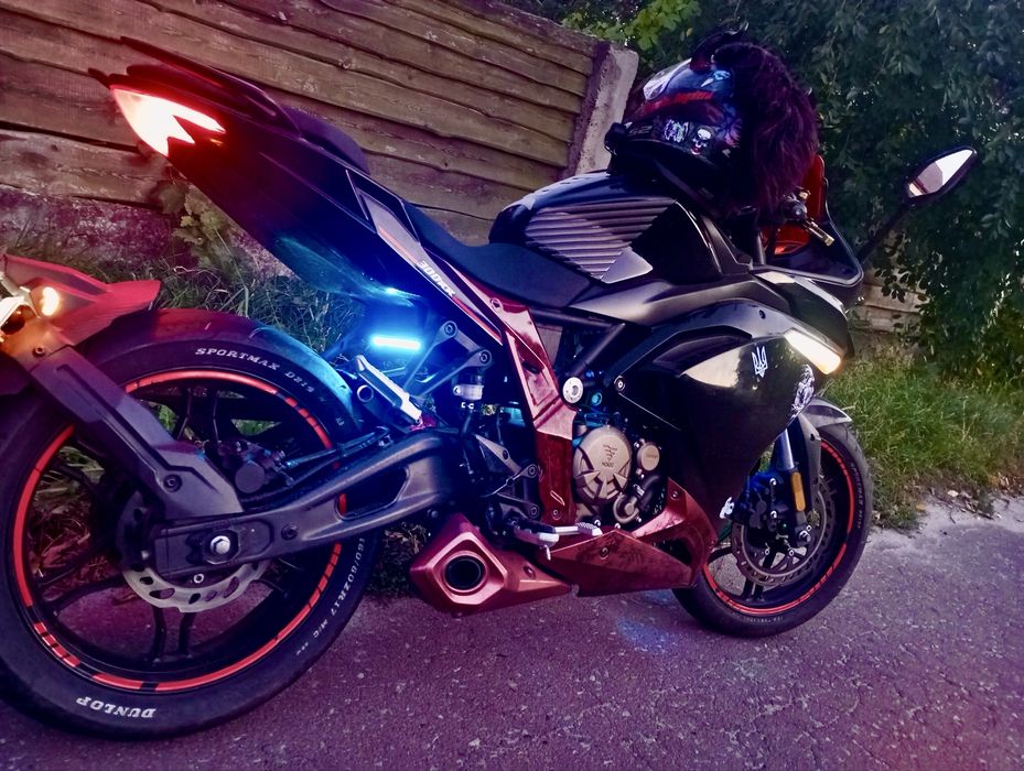 Voge 300rr продаж була скользачка