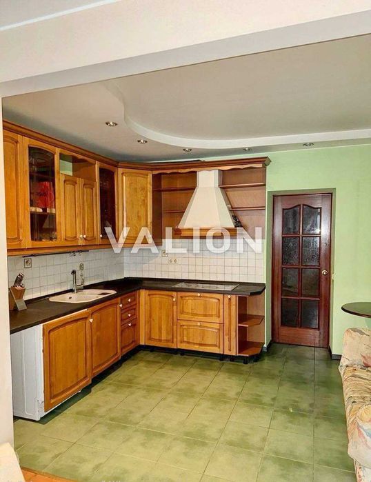 Продаж 3 кімн. кв. вул. Золотоустівська, 10-12, площа Галицька, Центр