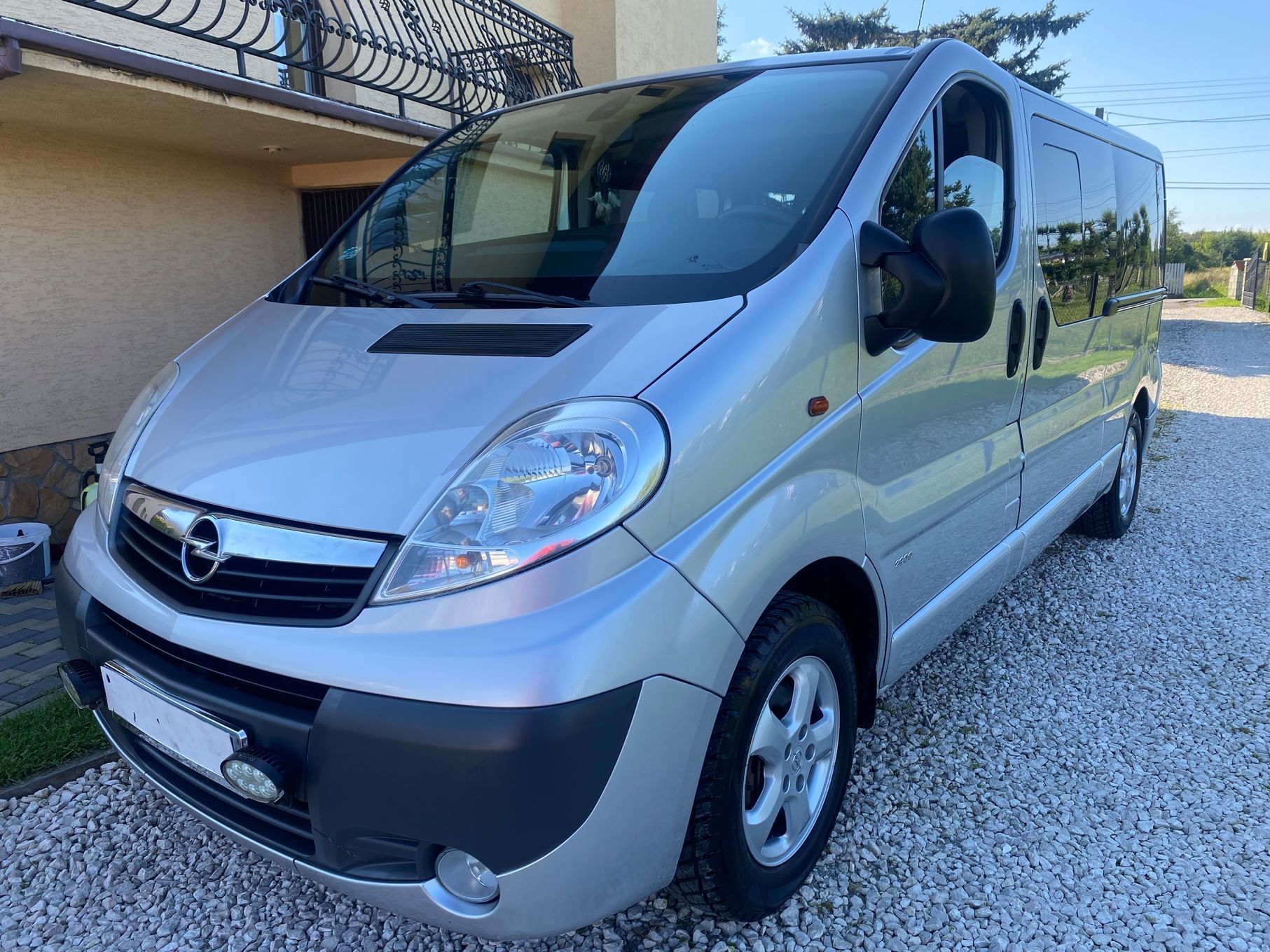 Opel Vivaro Max długi 9-osobowy 2x Dzwi Nawiewy, Niski przebieg