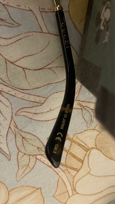 Oculos de sol gucci orginais com caixa e talao URGENTE