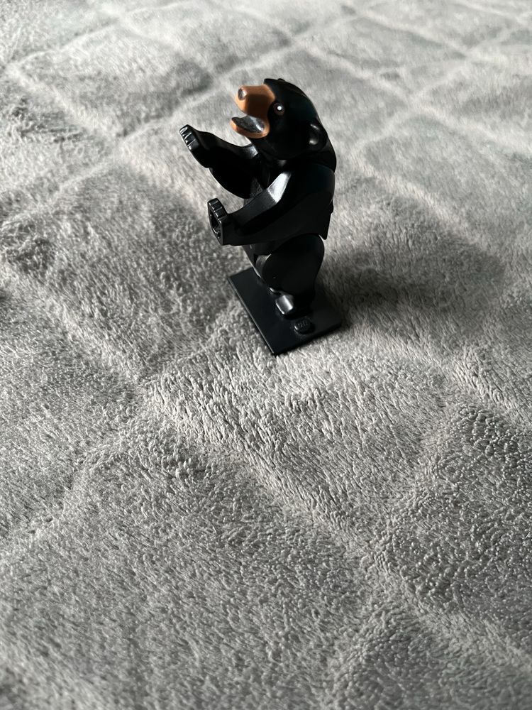 Czarny niedźwiedź lego figurka