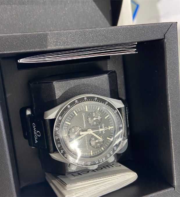 Swatch x Omega Bioceramic Moonswatch Mission to the Moon
SO33M100