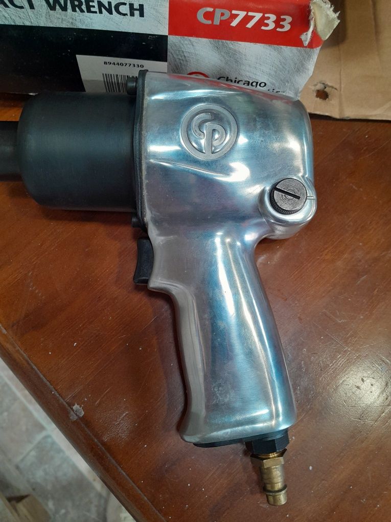 Máquina de impacto como nova