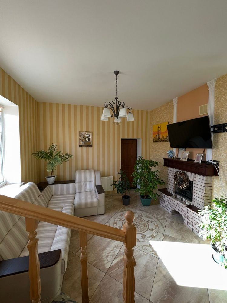 Продам будинок в центрі! Вулиця Руденка