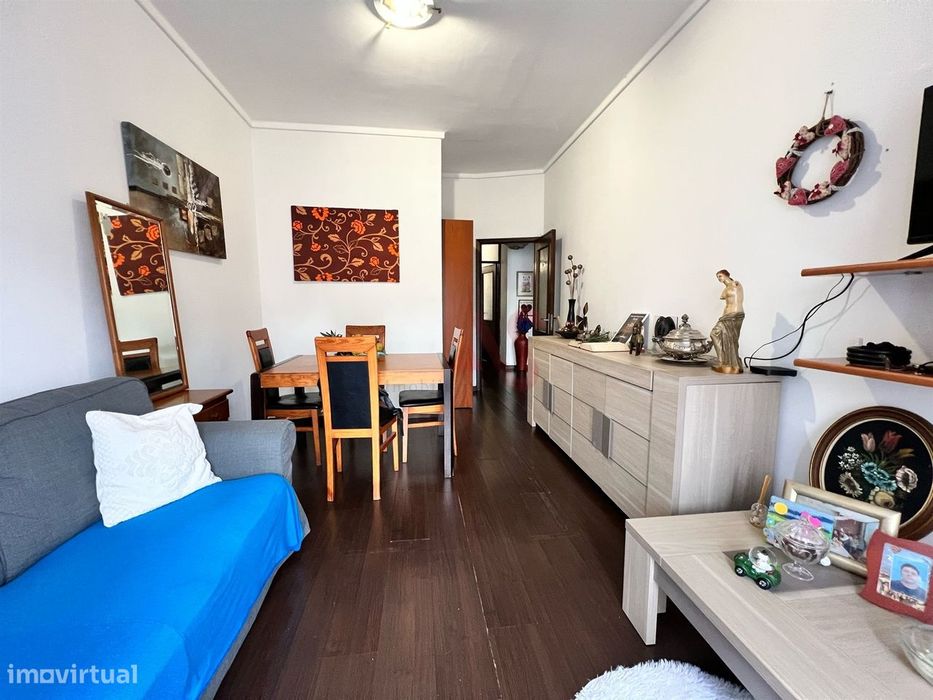 Apartamento T2+1 com Terraço em Santo Ildefonso, Porto