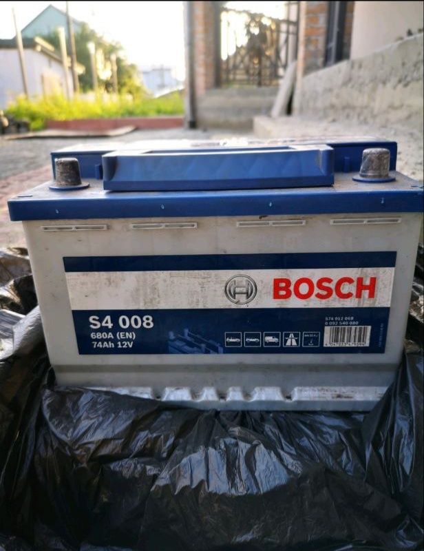 Акумулятор BOSCH S4 008