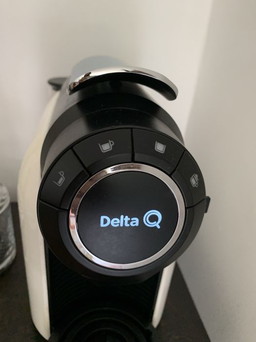 Maquina de Café Delta MilkQool BRANCA