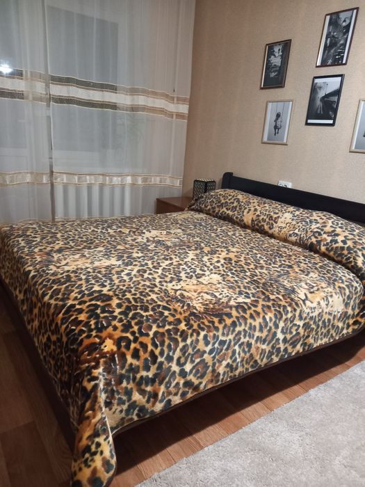 Сдам гарну двокімнатну квартиру по вул.Довженка для сім'ї.