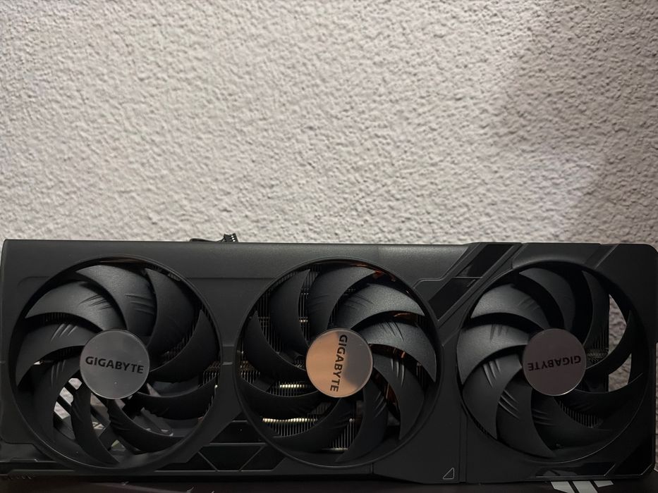 Kompletna obudowa do karty graficznej Rtx 4090 Gigabyte