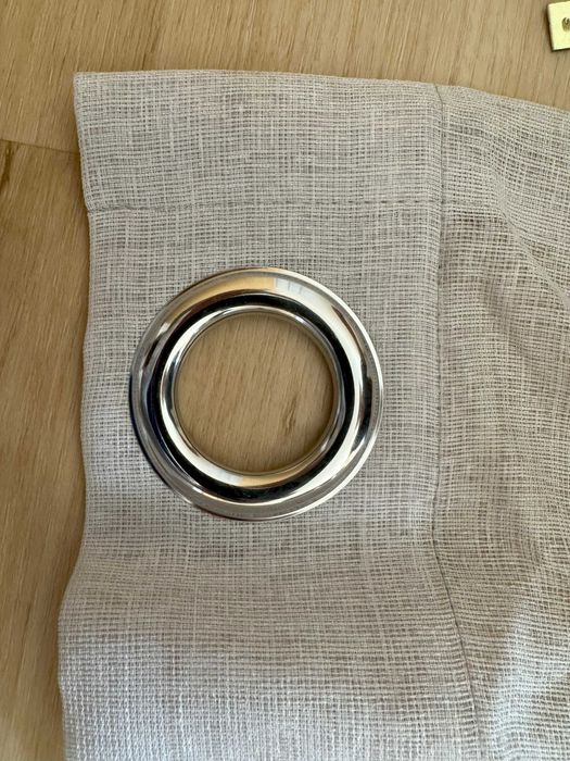 Cortina com ilhó em inox