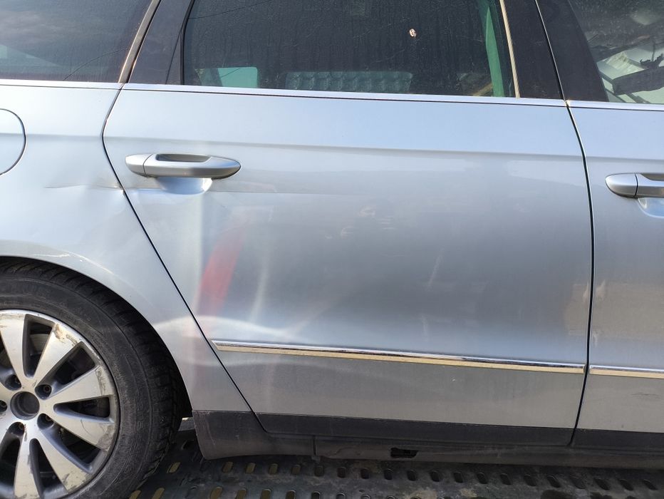 Drzwi lb5m  prawe kombi  Passat b6