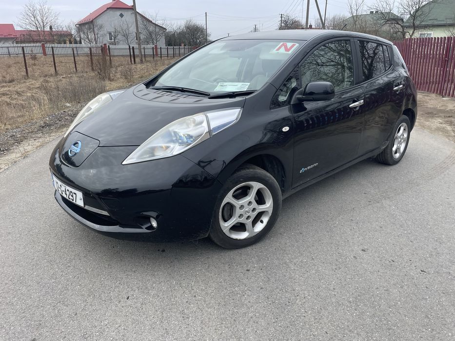 Запчастини нісан ліф nissan leaf 2010-2017 Дверка Ляда