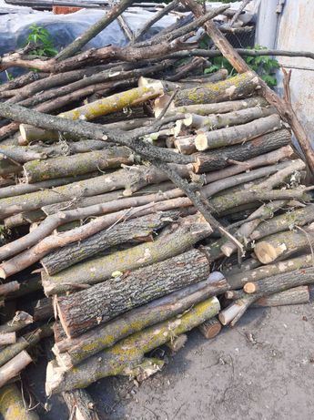 Продам дрова клён осталось 2 прицепа