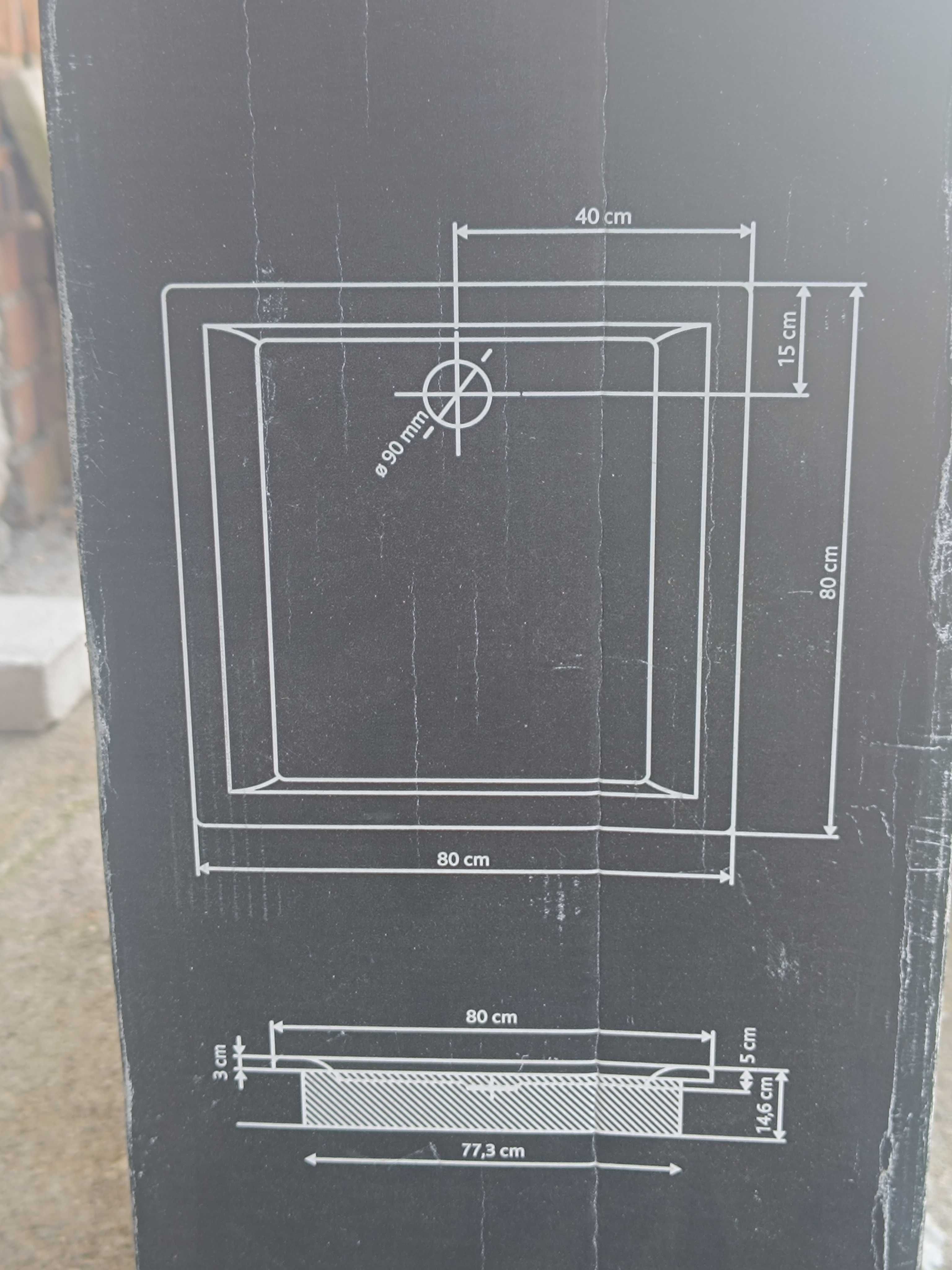 Brodzik kwadratowy zintegrowany z obudową 80x80x5