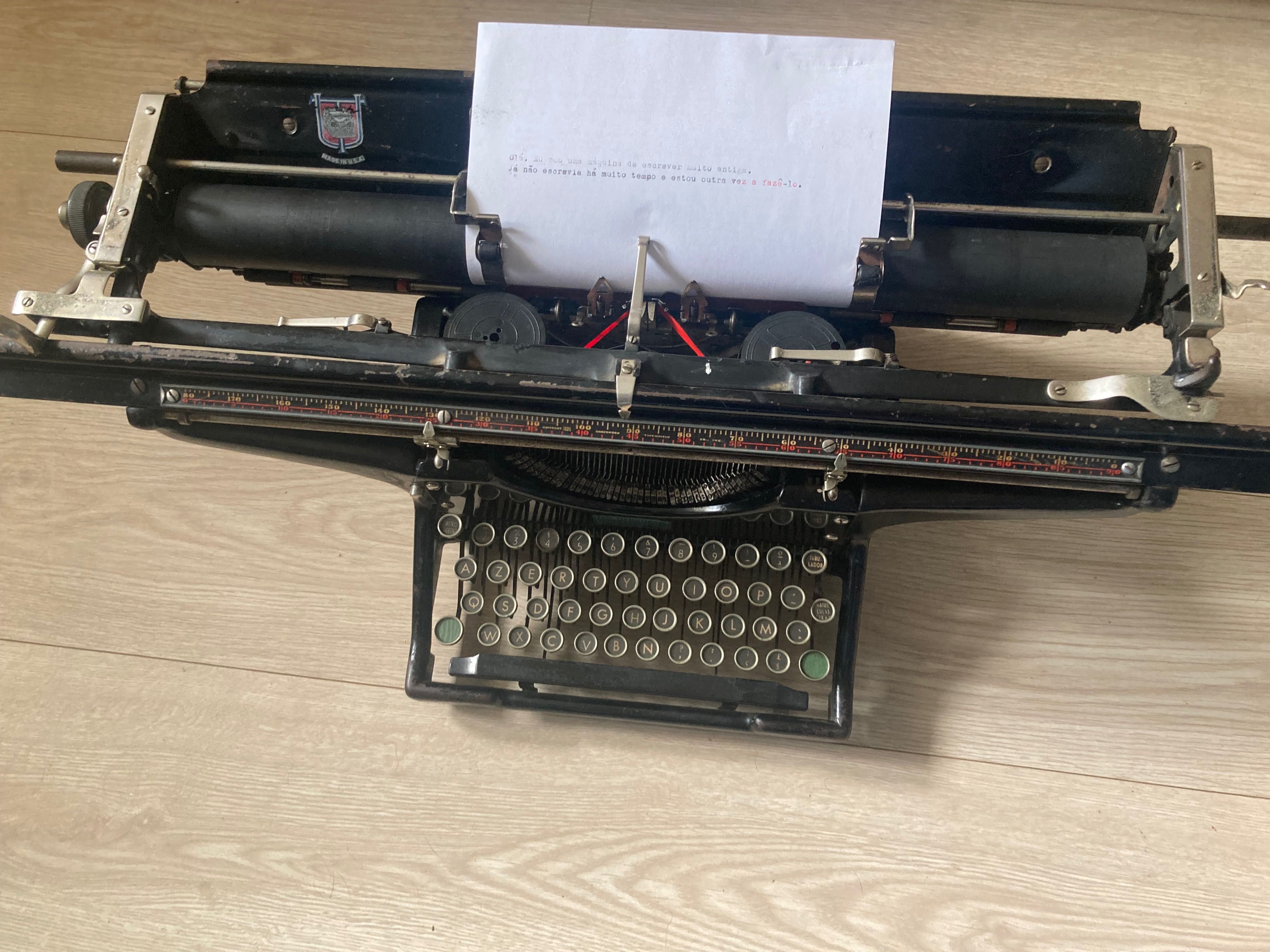Máquina de escrever  ***   Underwood n. 3