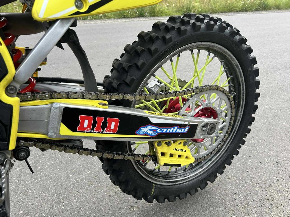 Suzuki RMZ 450 z 2013 roku z transportem.