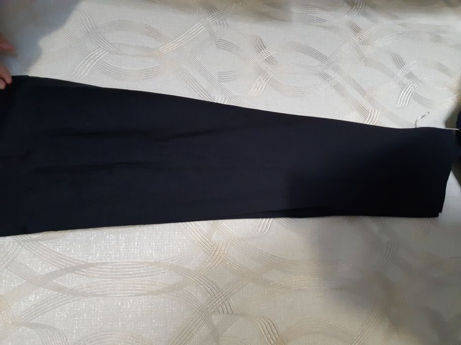 Продам школьную форму размер32