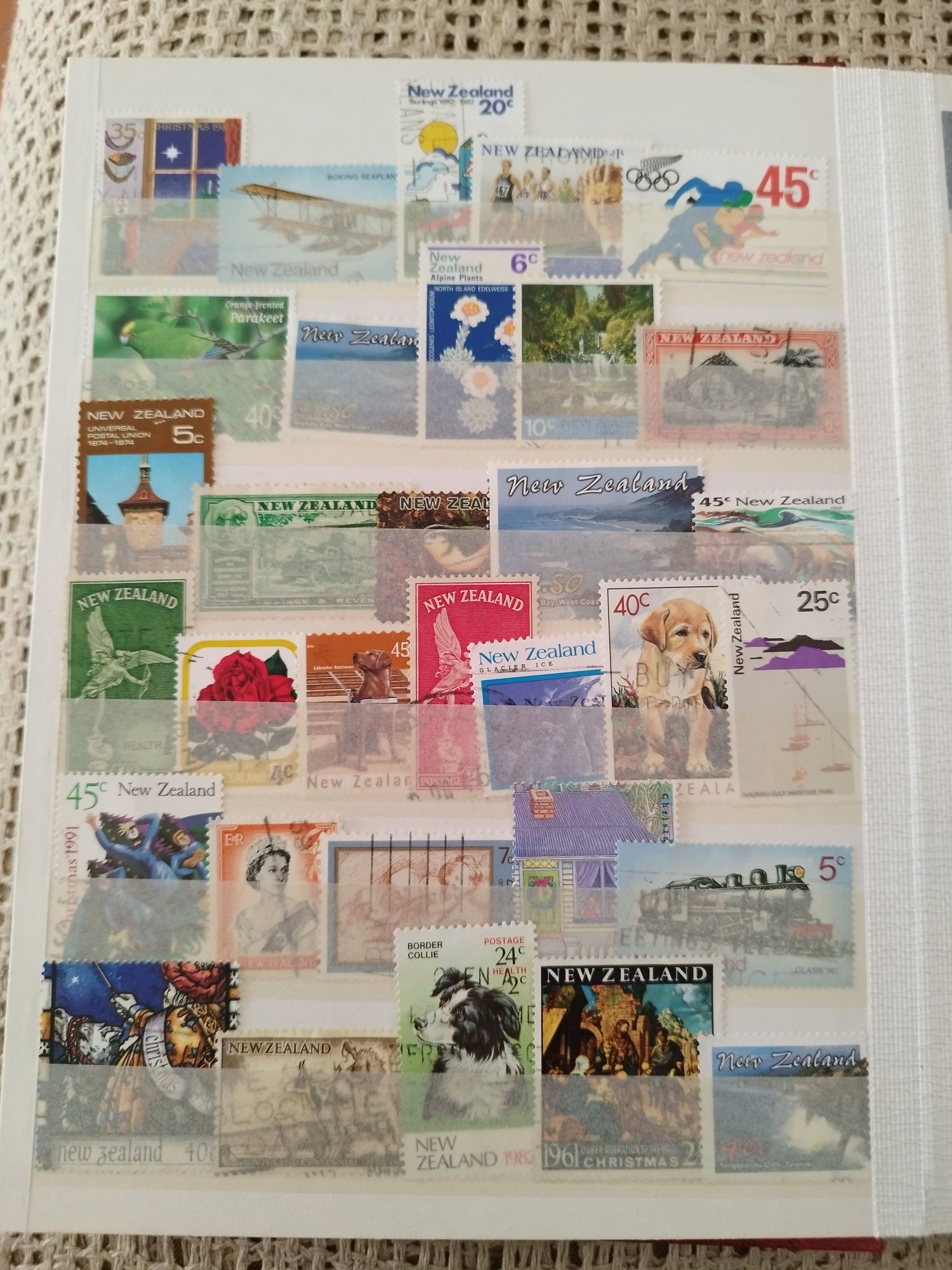 Classificador com 300 selos diferentes Nova Zelândia