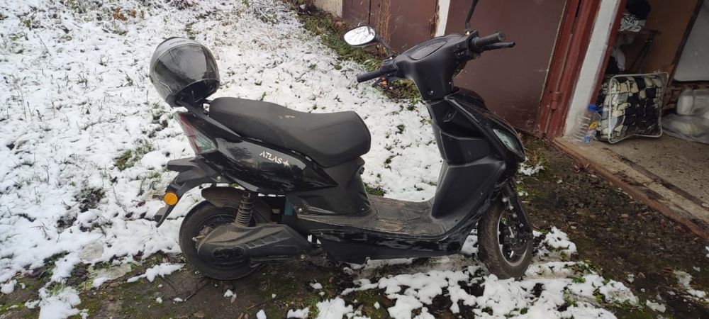 Електроскутер Atlas Shark Box Black