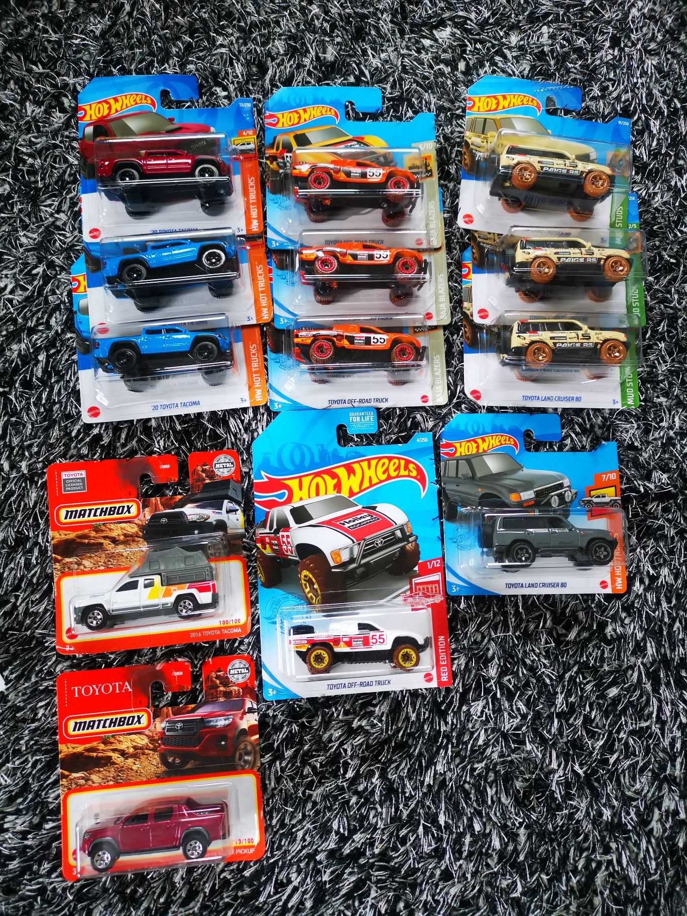 Toyota  hot wheels novo com portes incluídos