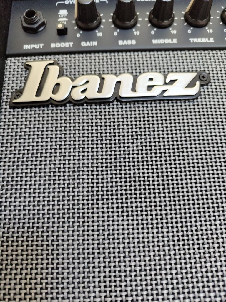 Amplificador Marca "Ibanez" - IBZ10