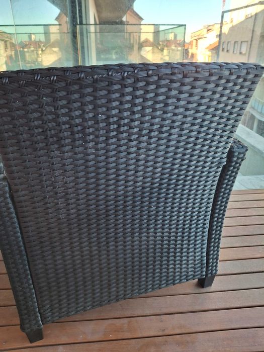 Cadeiras de jardim e mesa de exterior