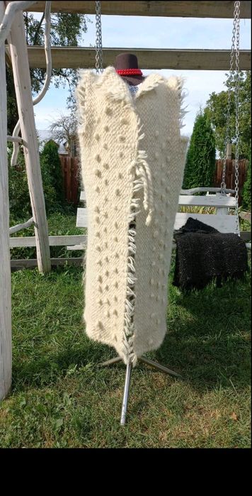 Гуня з овчини ,жилетка