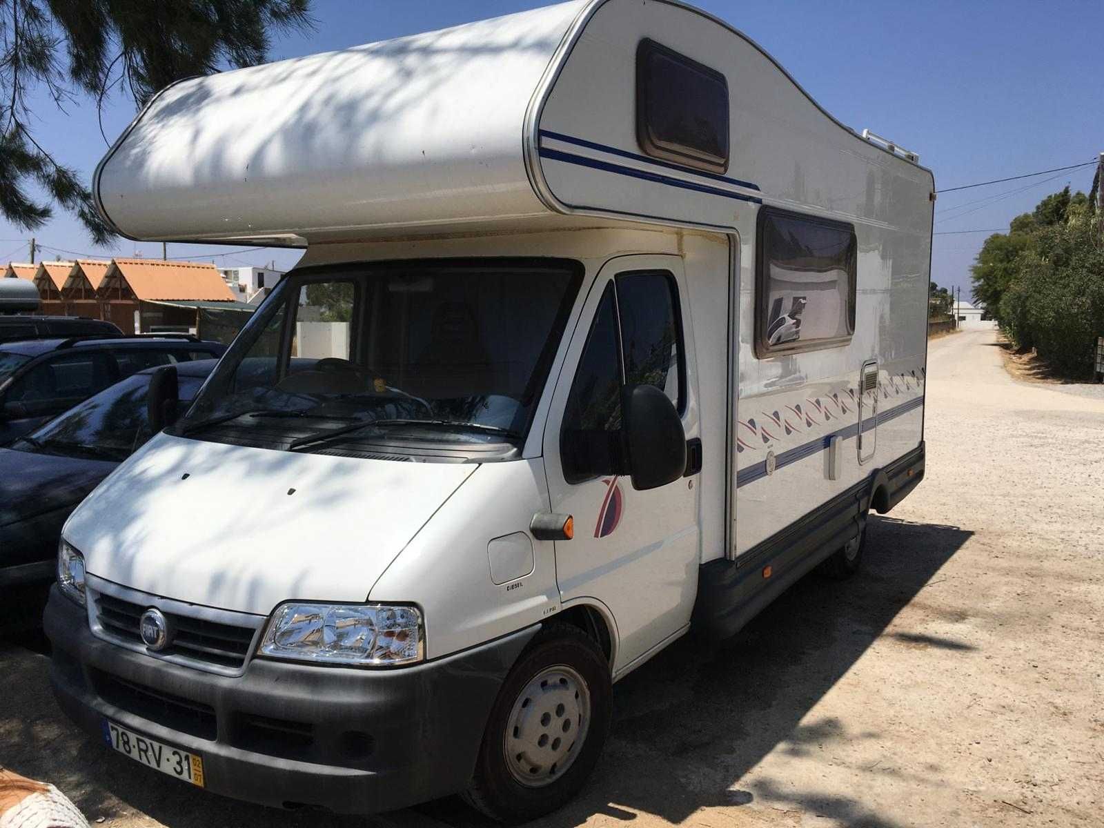 Autocaravana para 6 pessoas