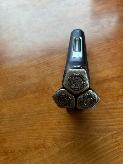 Golarka elektryczna Philips i9000 Prestige