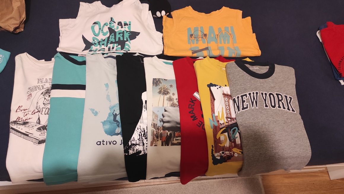 T-shirts e calças para menino tamanho 5/6 anos