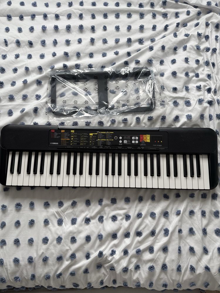 Keyboard Yamaha PSR-F52
