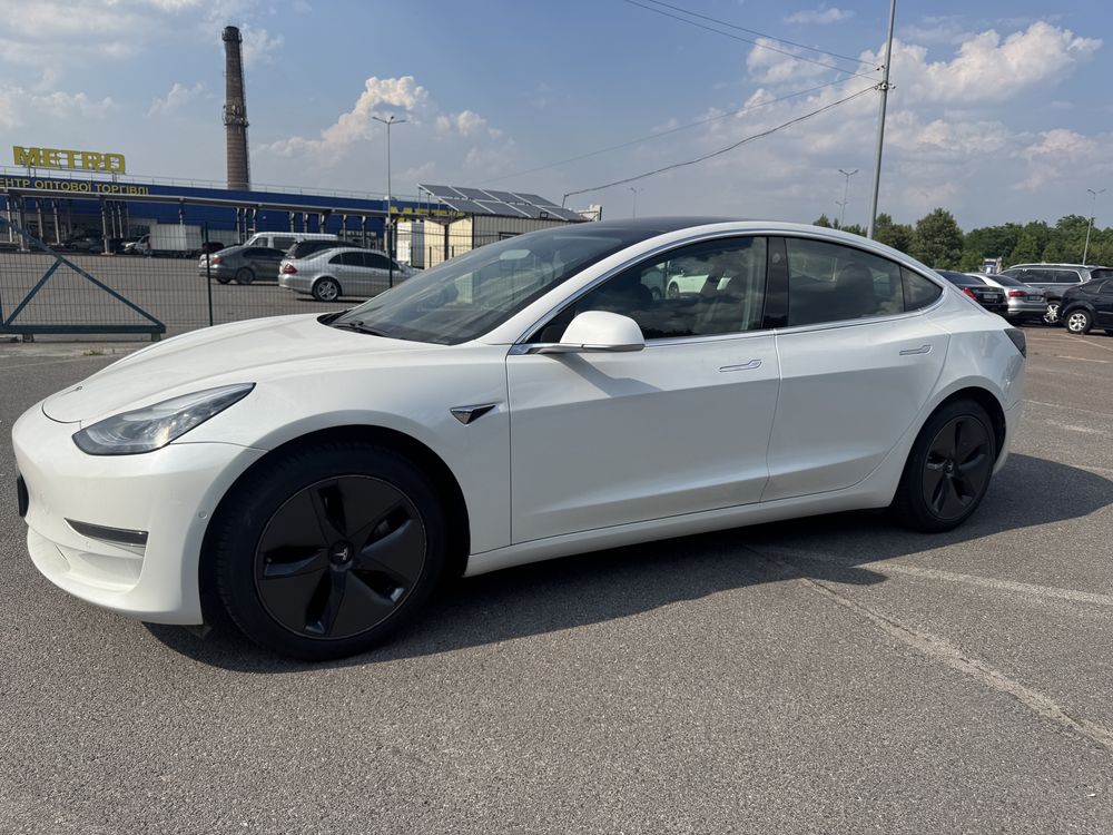 Продам TESLA Model 3 2020