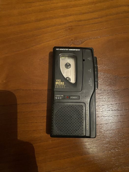 Gravador e leitor de cacetes portatil