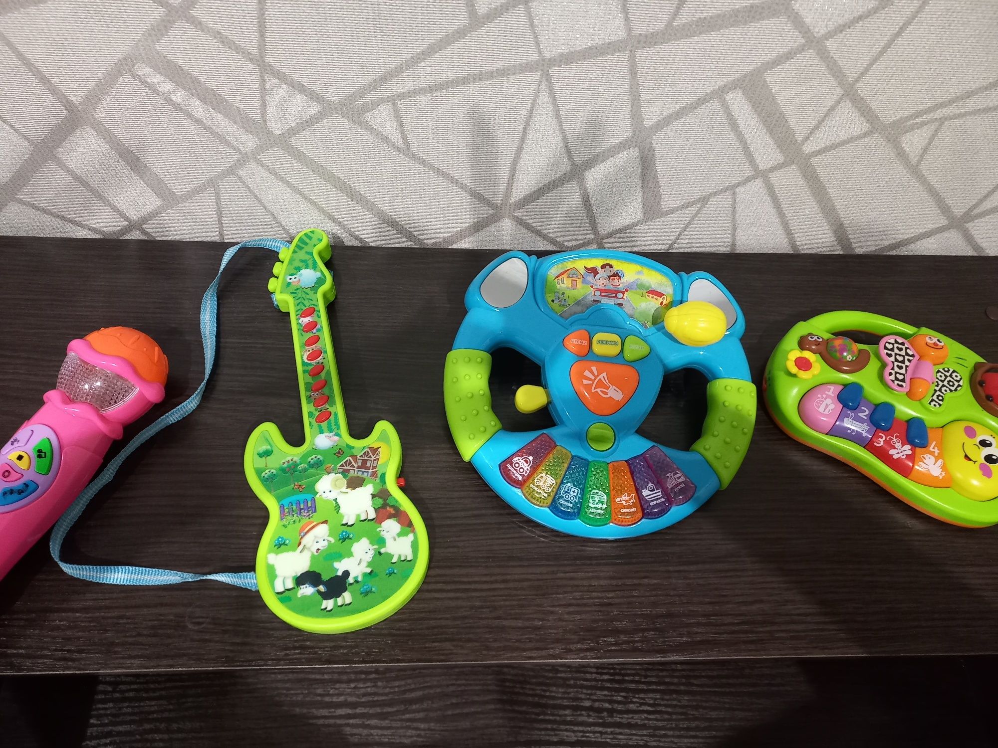 Музыкальные развивающие игрушки