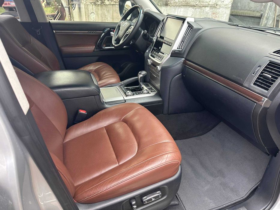 Toyota LC200 / Обмін на електромобіль.