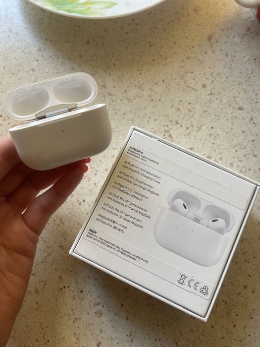 AirPods 2 оригиальный футляр