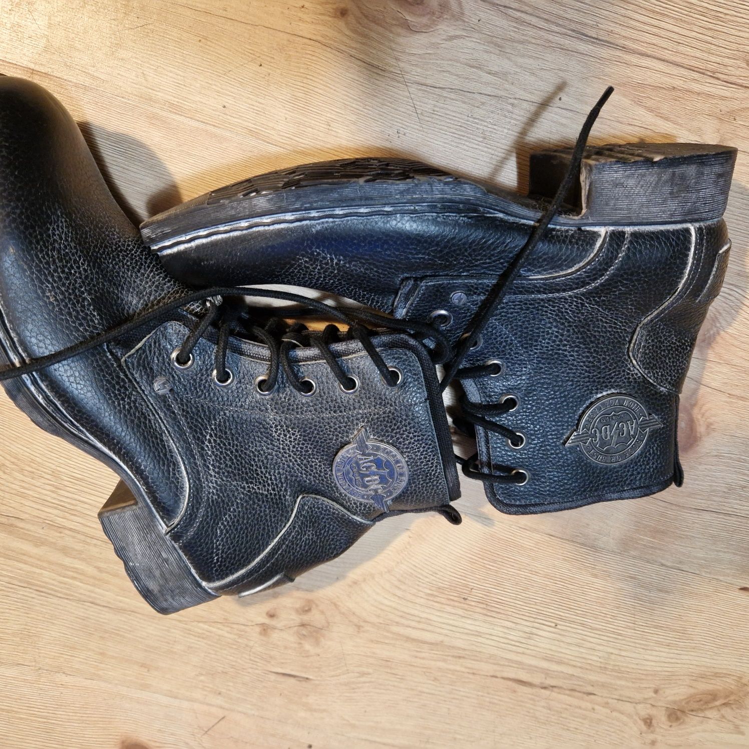 Buty signature collection ac/dc roz 45