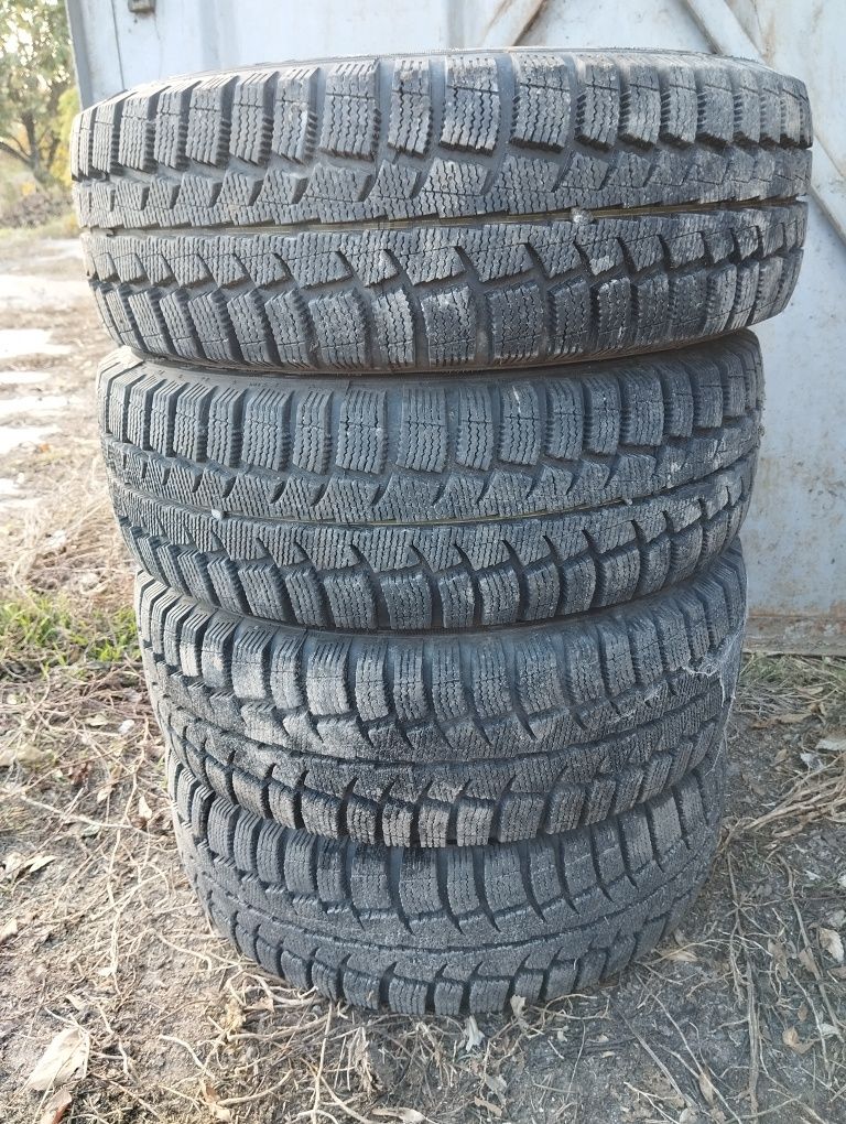 Зимова гума r 14
