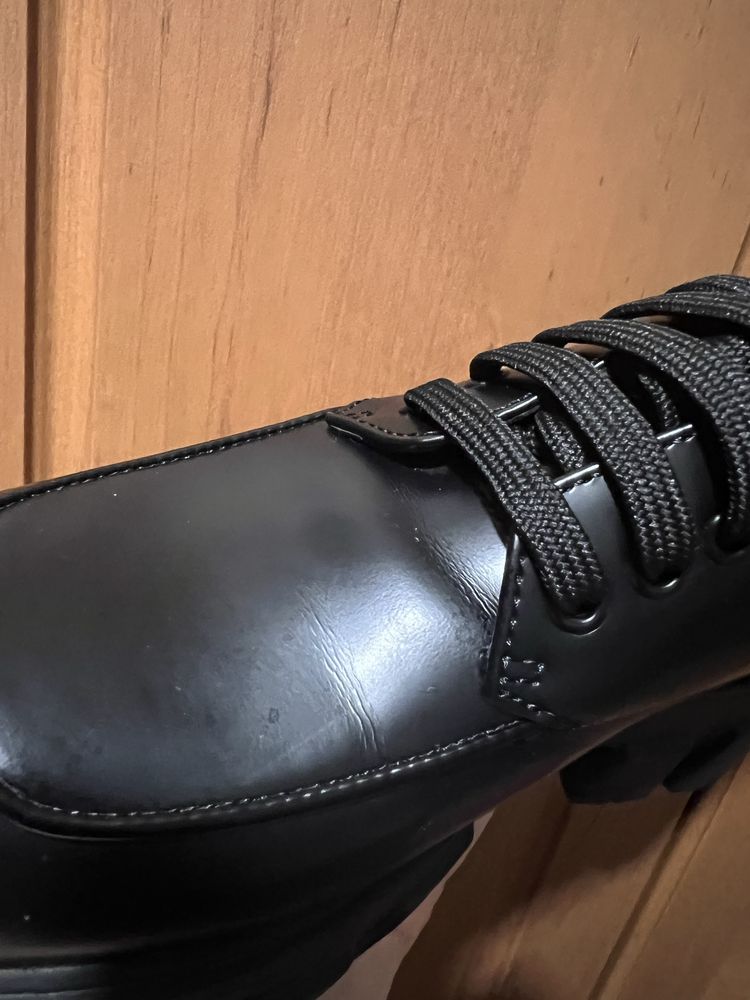 Шкіряні черевики Prada 36 р