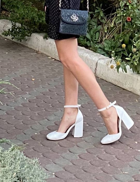 Туфлі білі, розмір 39