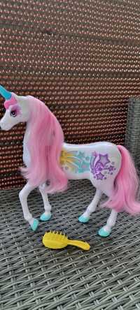 Jednorożec Barbie + gratis lalki i koń