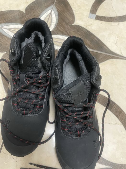 Чоловічі кросівки