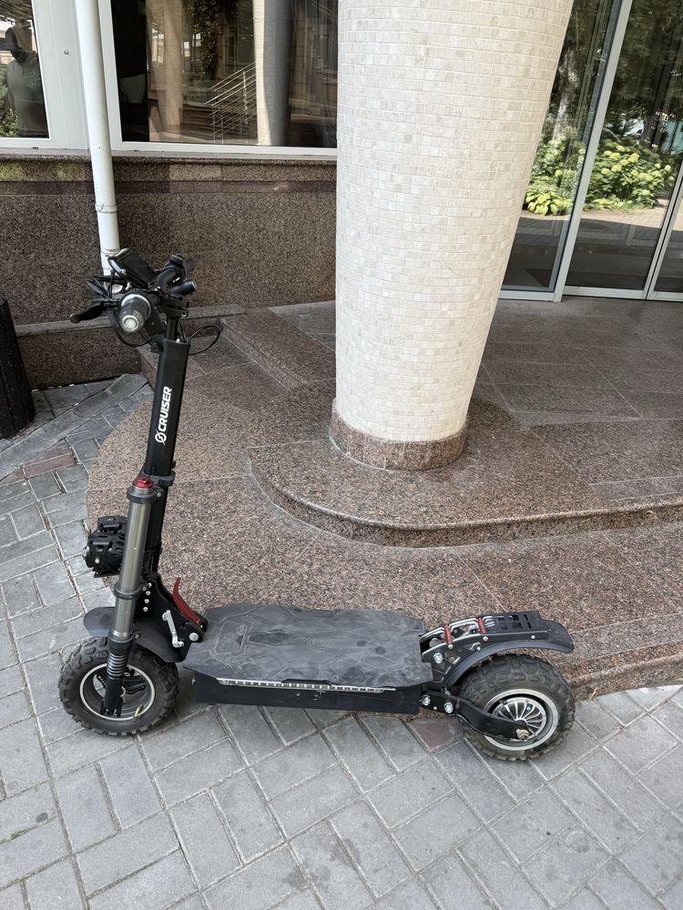 Продам Електросамокат  Cruzzer A14 1000W 48V 18Ah