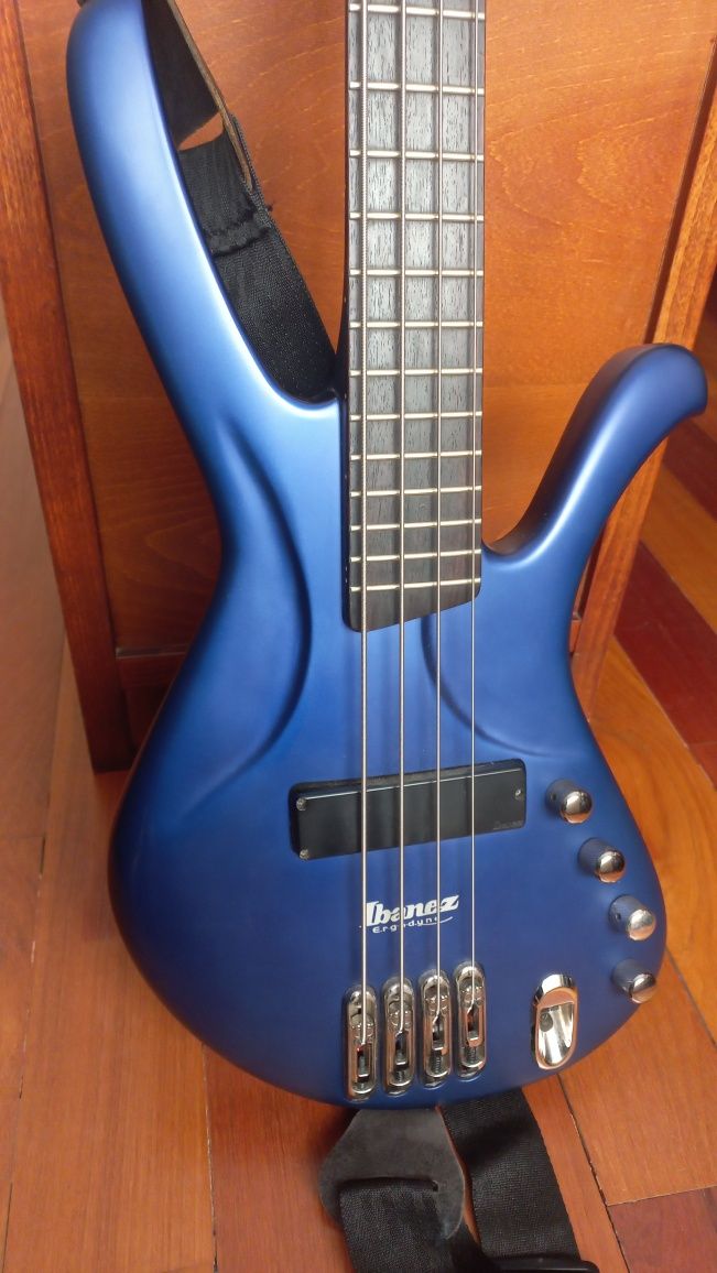 Baixo ativo Ibanez Ergodyne edc 900