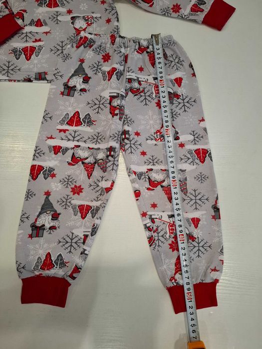 Дитяча тепла новорічна піжама с гномами 98 розмір
