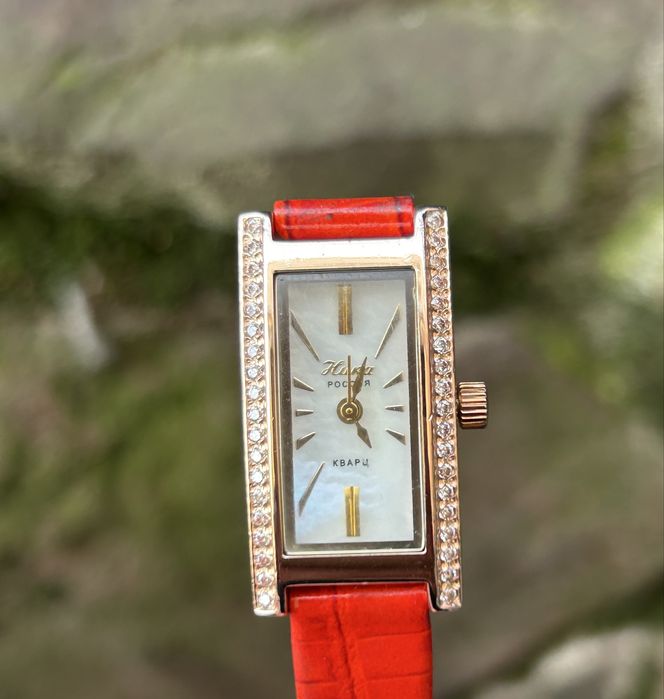 Годинник жіночий золото 585