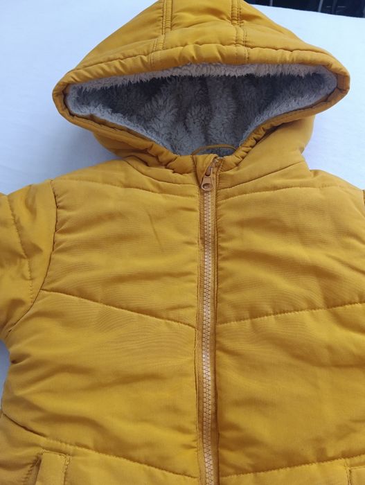 Żółta zimowa kurtka dziecięca