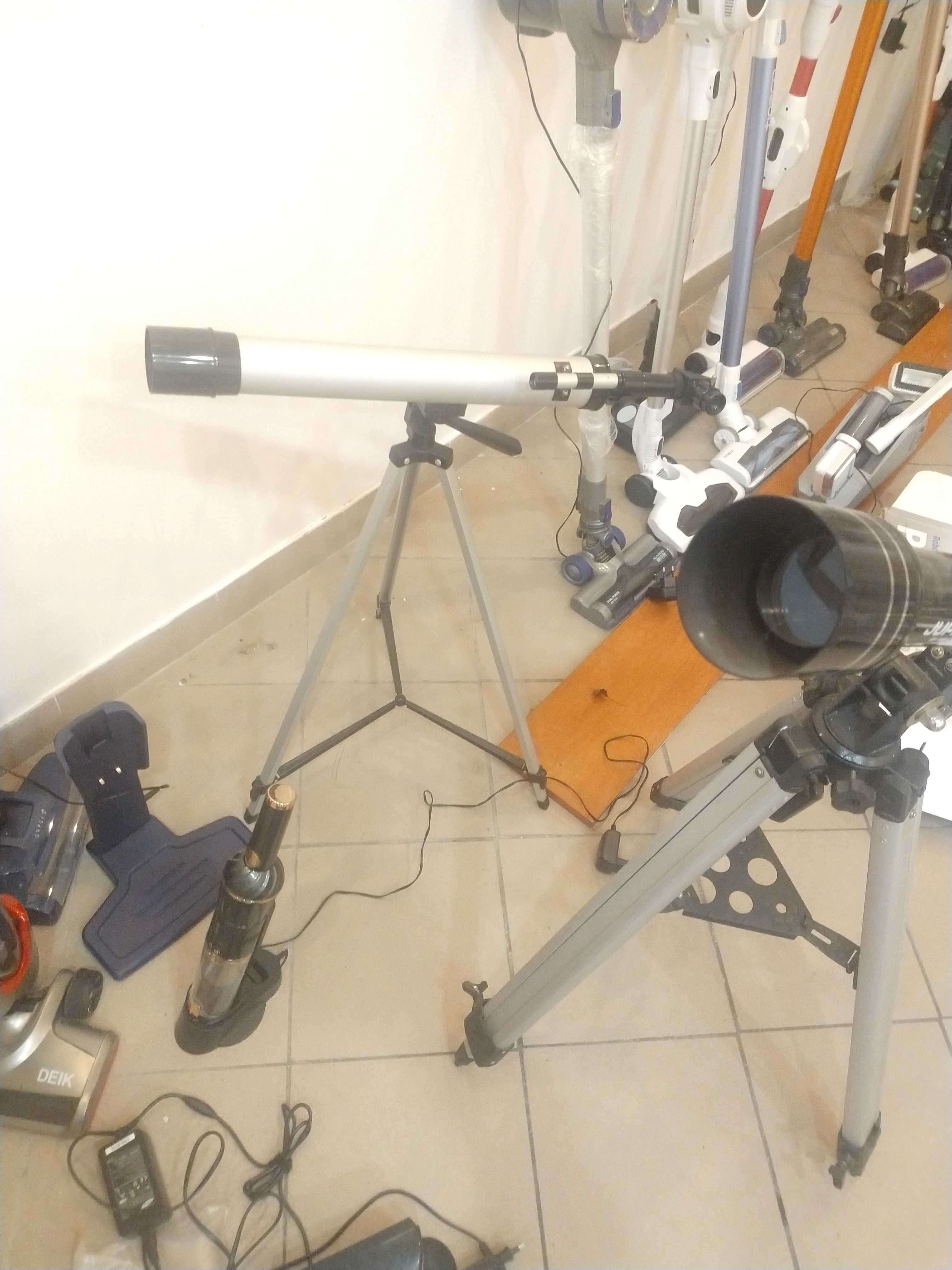 Teleskop dwa Jupiter i mikroskop